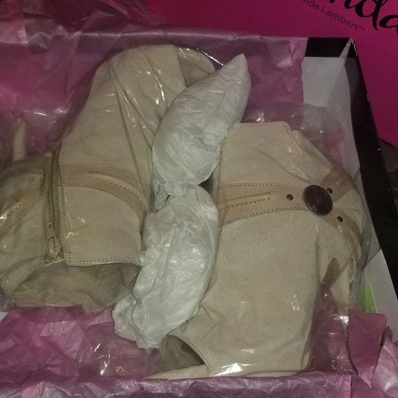 Miranda Lambert Jaxxon Bootie (Ivory) - Picture 3 of 3